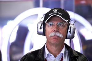 dieter-zetsche-is-ok-with-losing-the-us-luxury-sales-race-this-year-64069_1